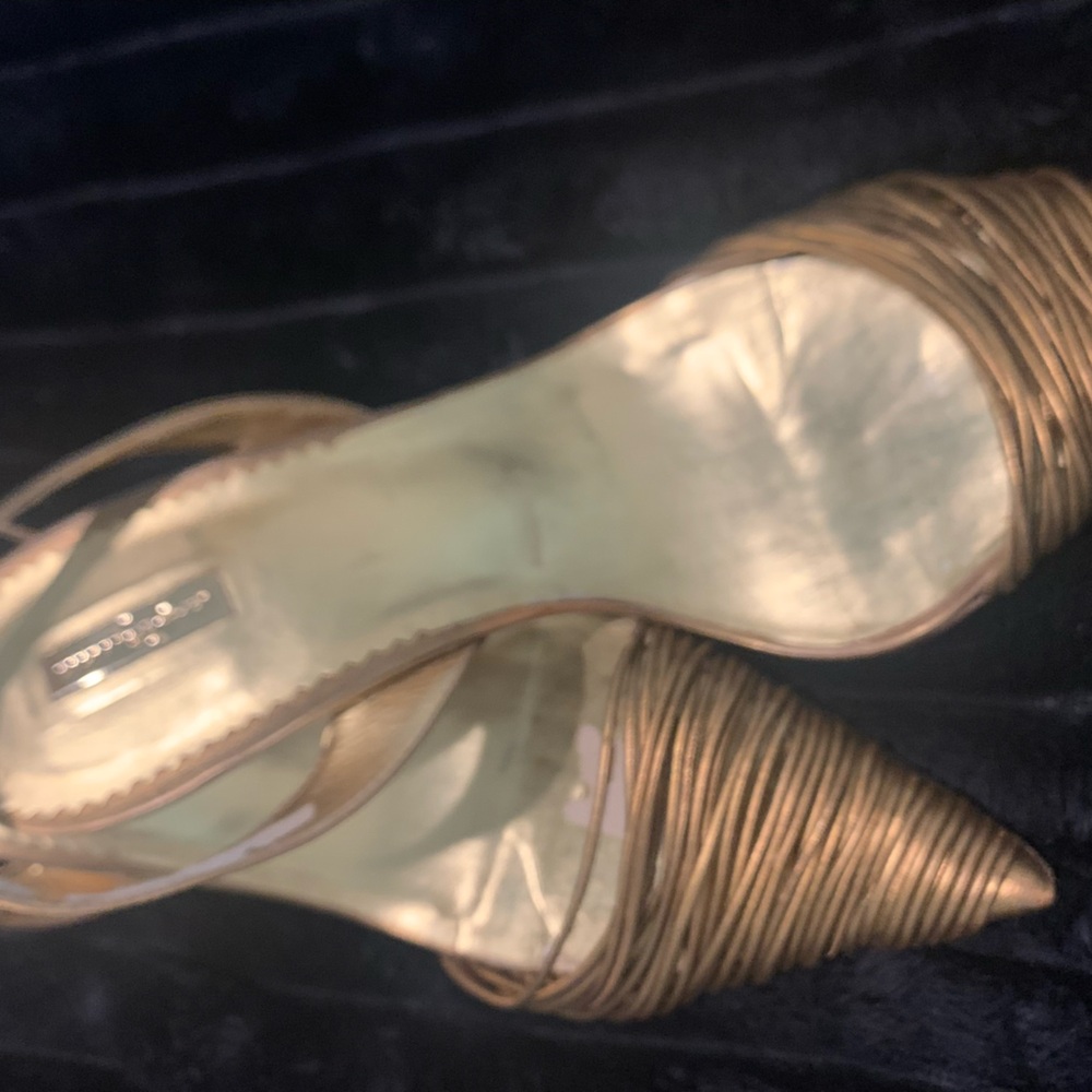Report Signature Metallic Gold Heels